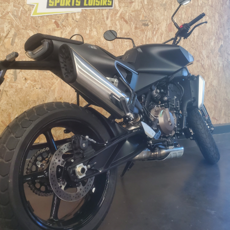 HUSQVARNA 801 SVARTPILEN...
